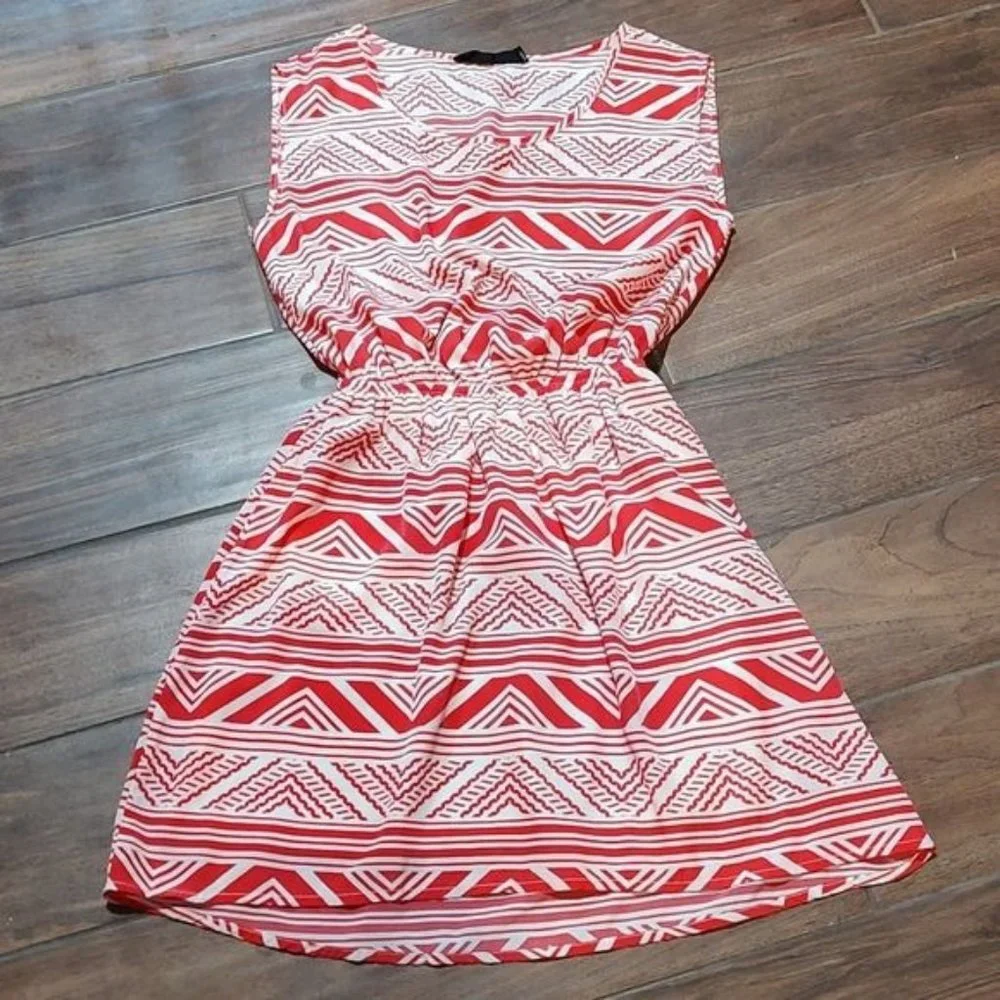 Peaches & Cream S red white Aztec dress - Picture 1 of 5